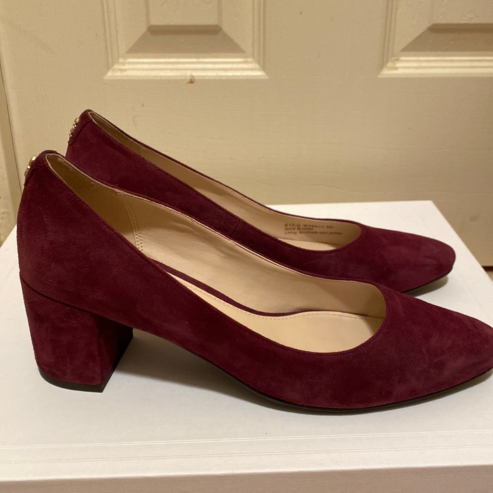 Cole Haan maroon suede pump. Size 8.